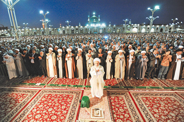 سال نمازش را قضا کرد